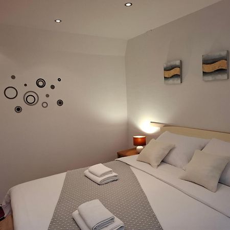 Ap Downtown Apartment Ровінь Екстер'єр фото