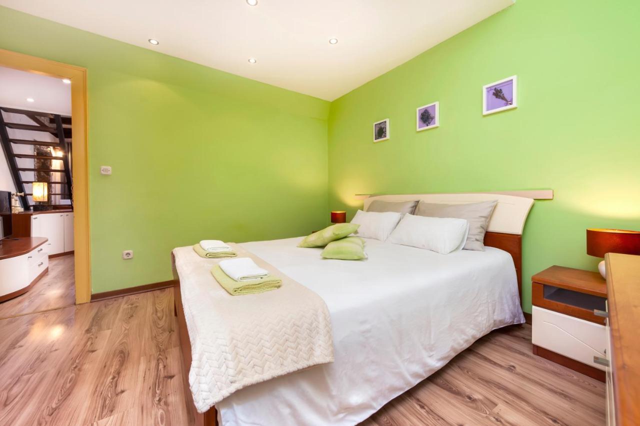 Ap Downtown Apartment Ровінь Екстер'єр фото