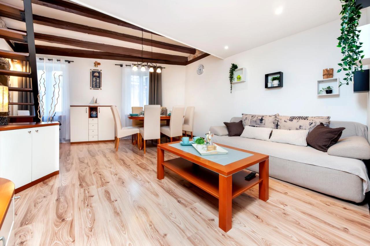 Ap Downtown Apartment Ровінь Екстер'єр фото