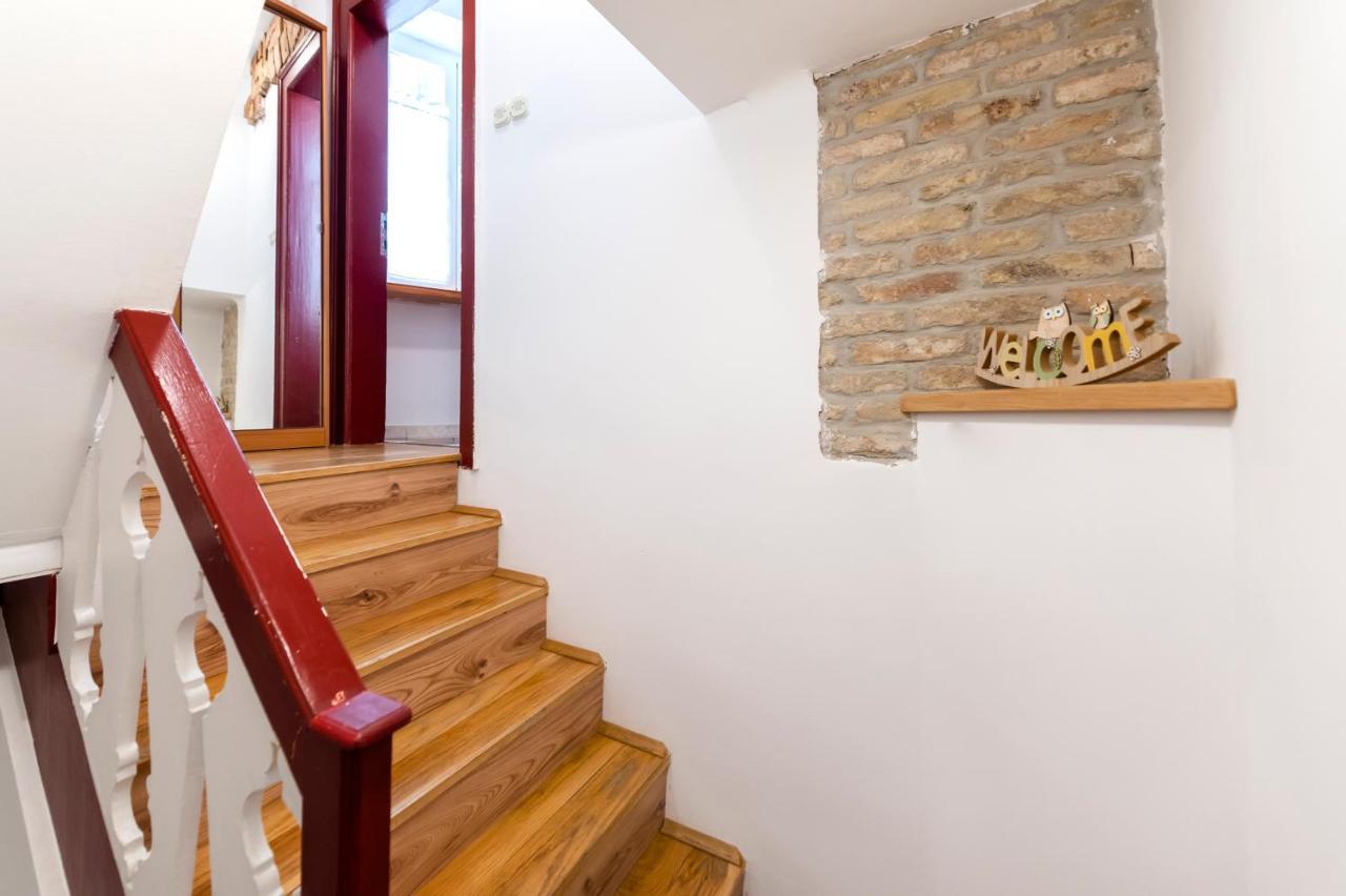 Ap Downtown Apartment Ровінь Екстер'єр фото