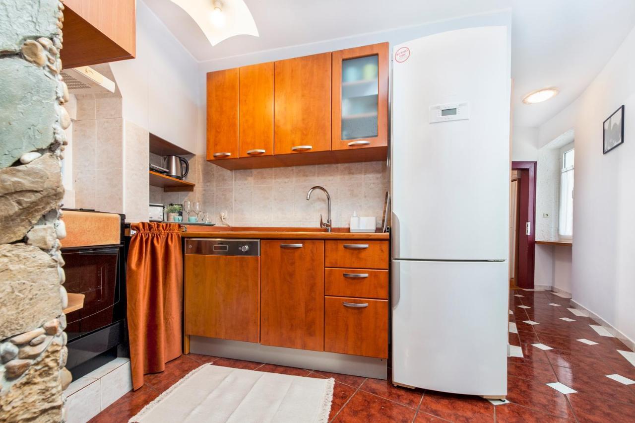 Ap Downtown Apartment Ровінь Екстер'єр фото