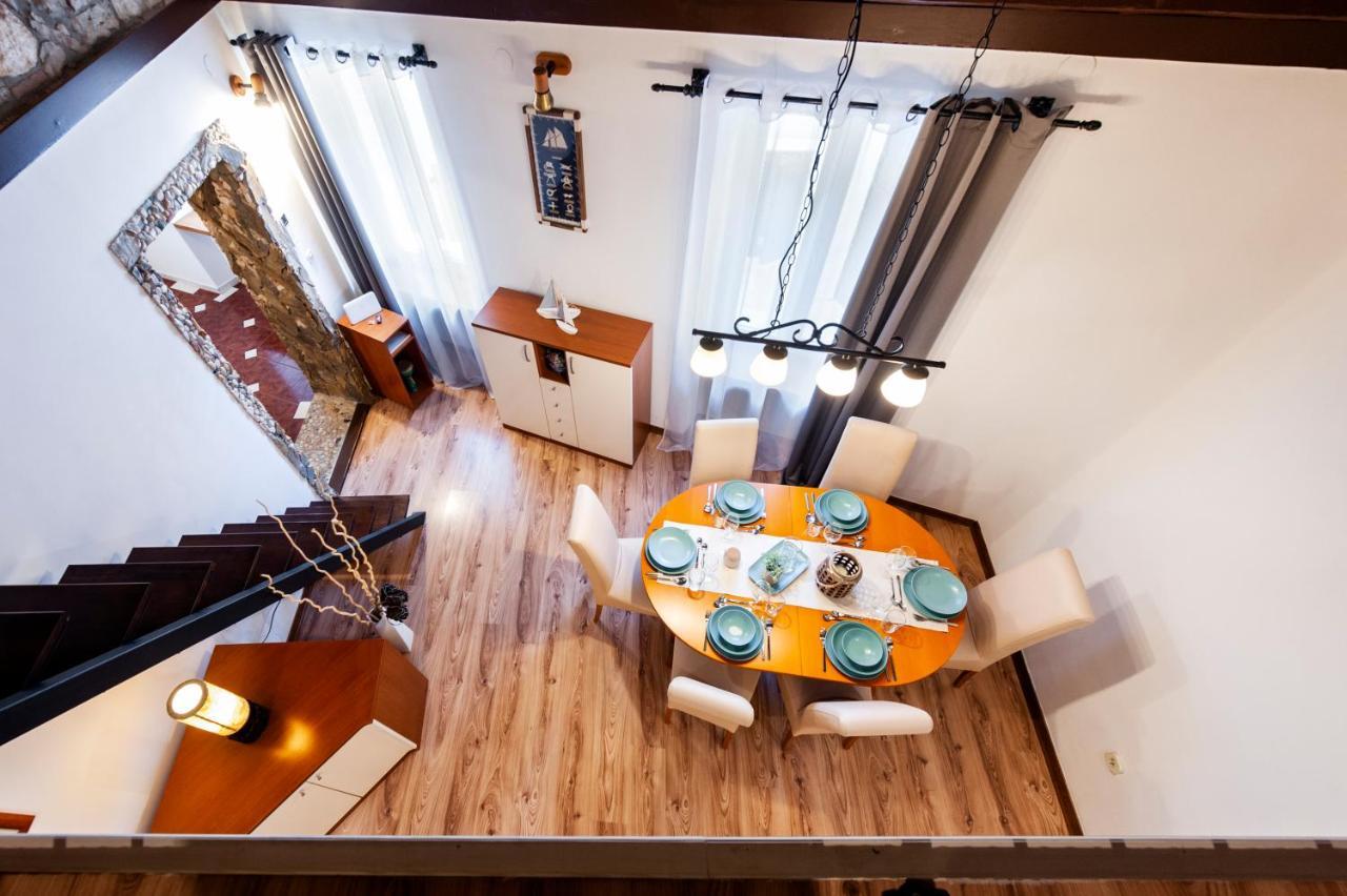 Ap Downtown Apartment Ровінь Екстер'єр фото