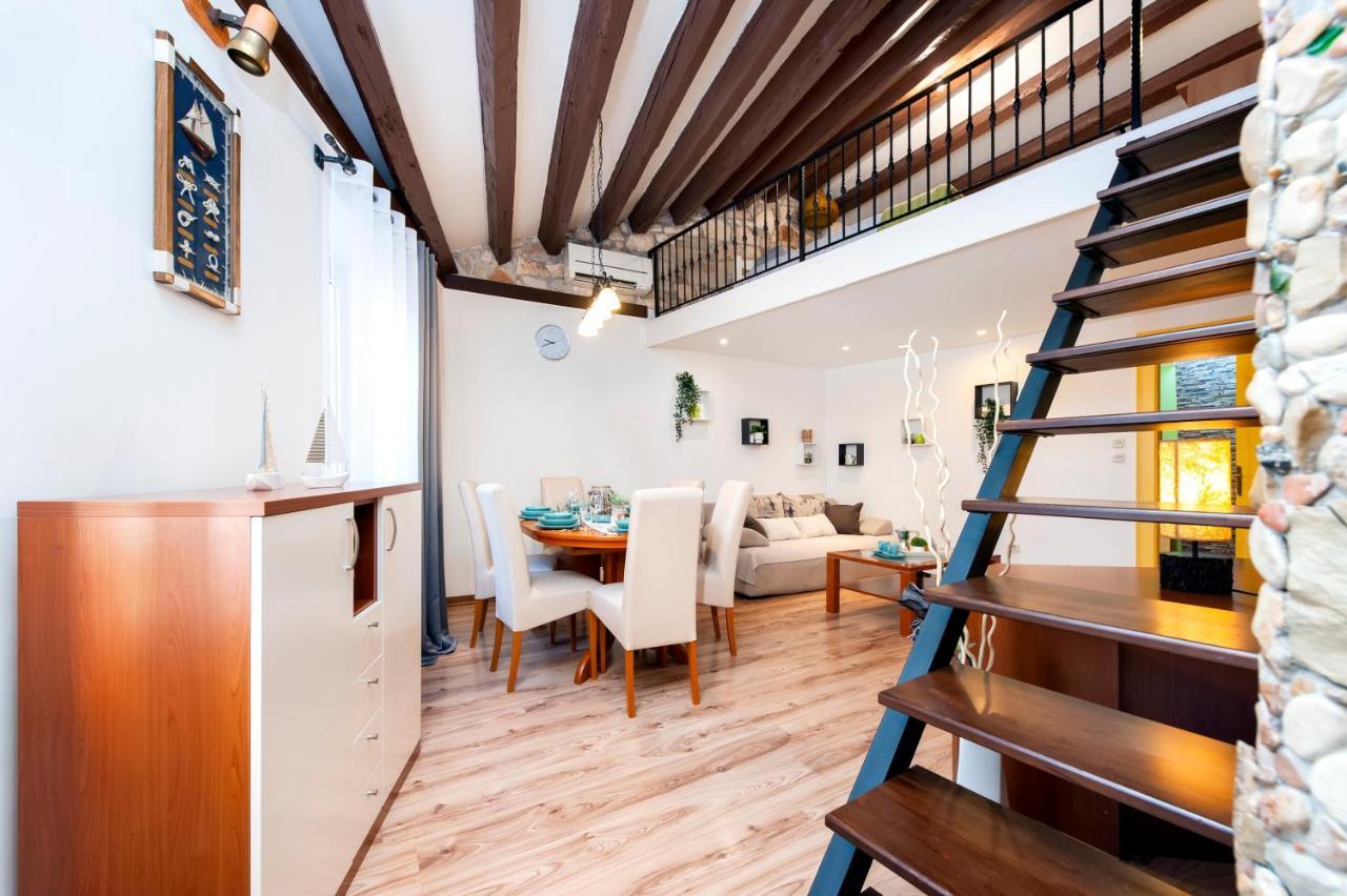 Ap Downtown Apartment Ровінь Екстер'єр фото