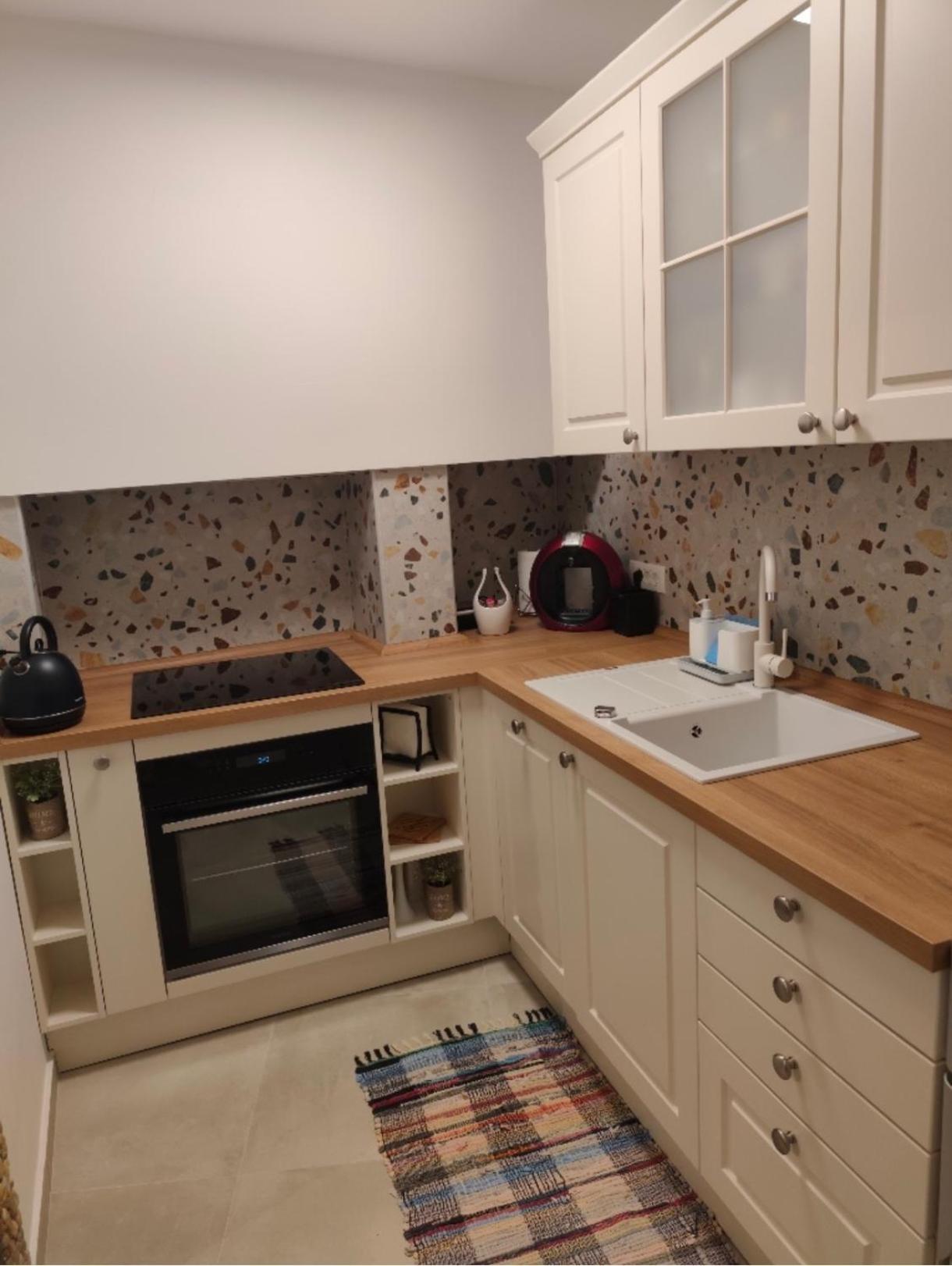 Ap Downtown Apartment Ровінь Екстер'єр фото